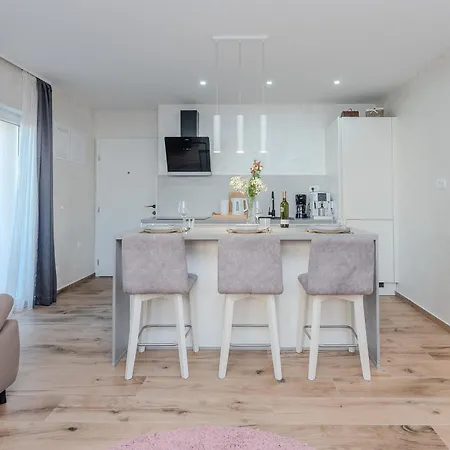 Apartment Coastal *