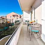 Coastal Apartament *