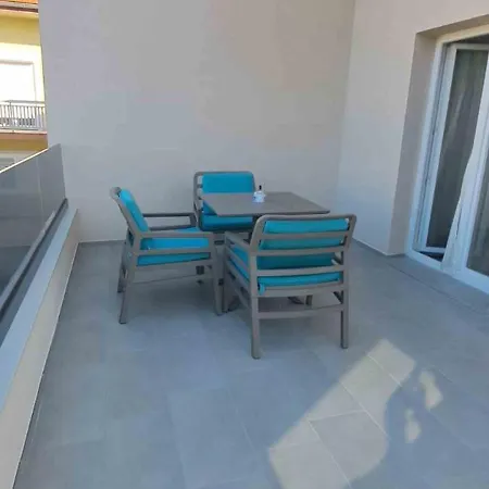 Coastal * זאדאר