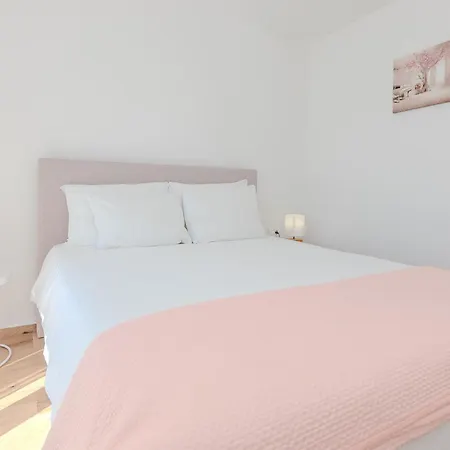 Coastal * זאדאר